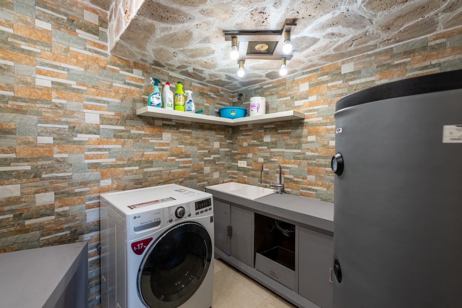 6 soveværelse Villa til salg i Istan med swimmingpool garage - € 1.995.000 (Ref: 8477088)