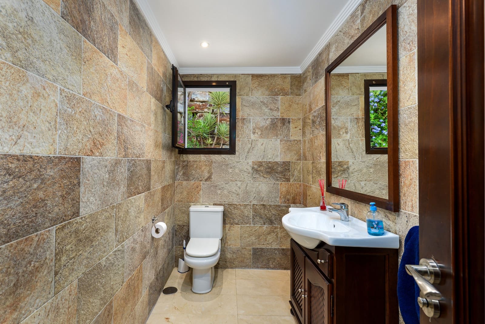 6 soveværelse Villa til salg i Istan med swimmingpool garage - € 1.995.000 (Ref: 8477088)