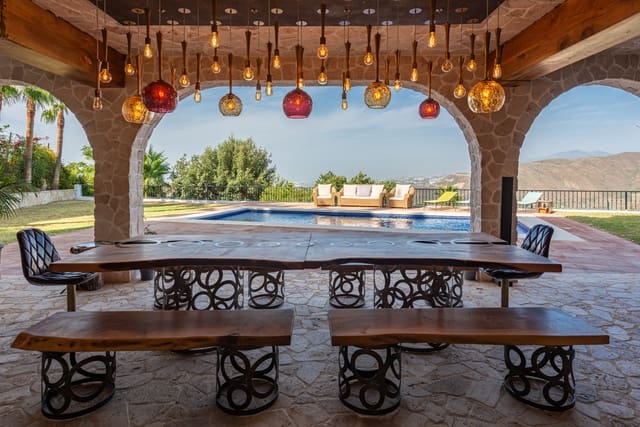 6 soverom Villa til salgs i Istán med svømmebasseng garasje - € 1 995 000 (Ref: 8477088)