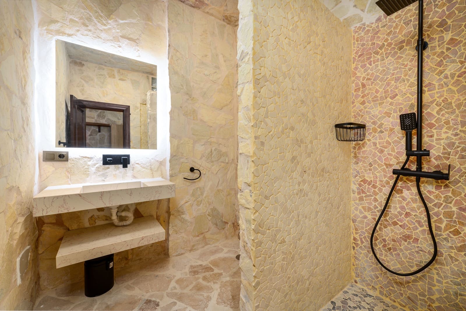 6 soveværelse Villa til salg i Istan med swimmingpool garage - € 1.995.000 (Ref: 8477088)