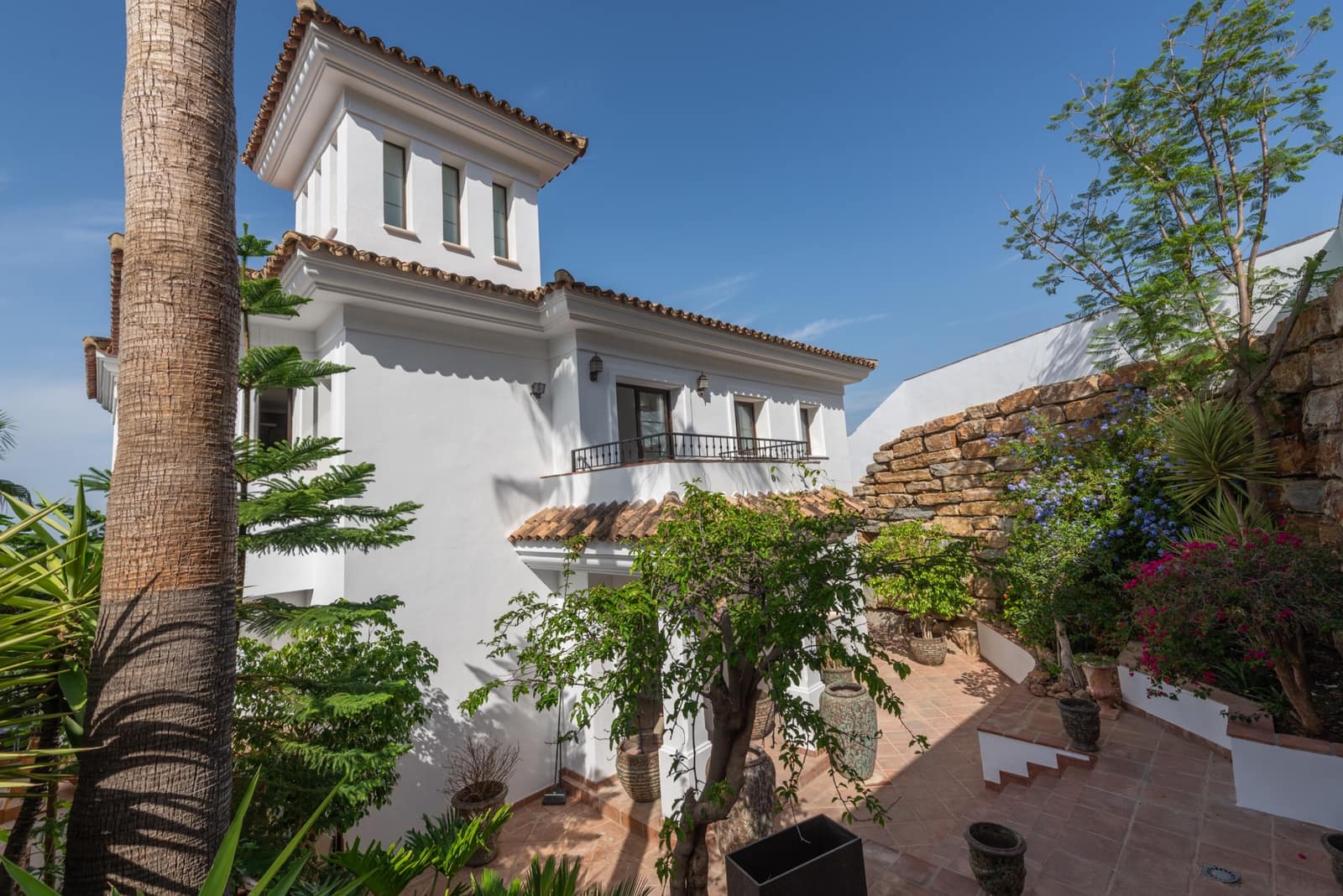 6 soveværelse Villa til salg i Istan med swimmingpool garage - € 1.995.000 (Ref: 8477088)