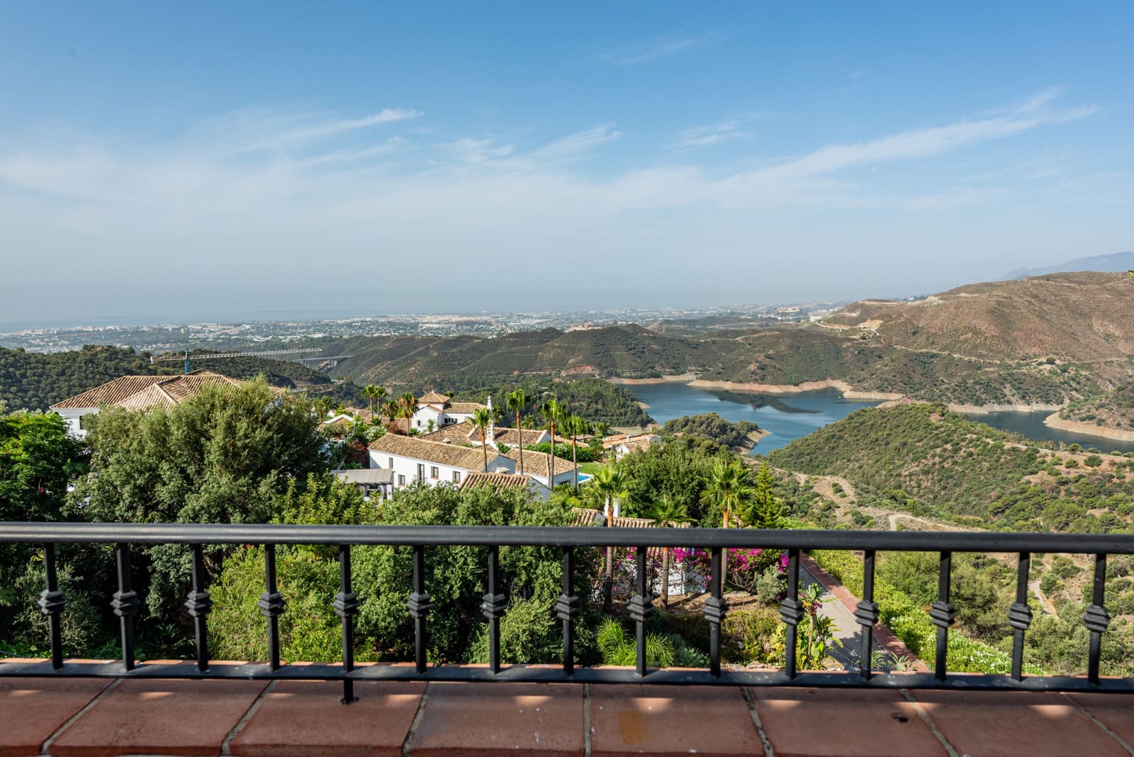 6 soveværelse Villa til salg i Istan med swimmingpool garage - € 1.995.000 (Ref: 8477088)