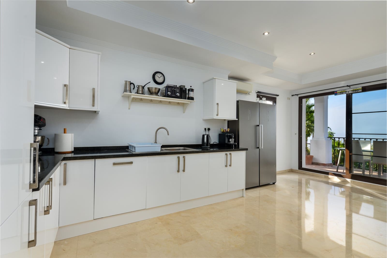 6 soveværelse Villa til salg i Istan med swimmingpool garage - € 1.995.000 (Ref: 8477088)