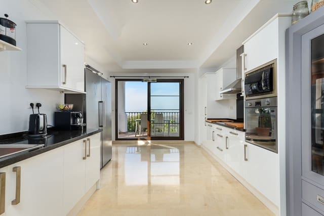 6 soveværelse Villa til salg i Istán med swimmingpool garage - € 1.995.000 (Ref: 8477088)
