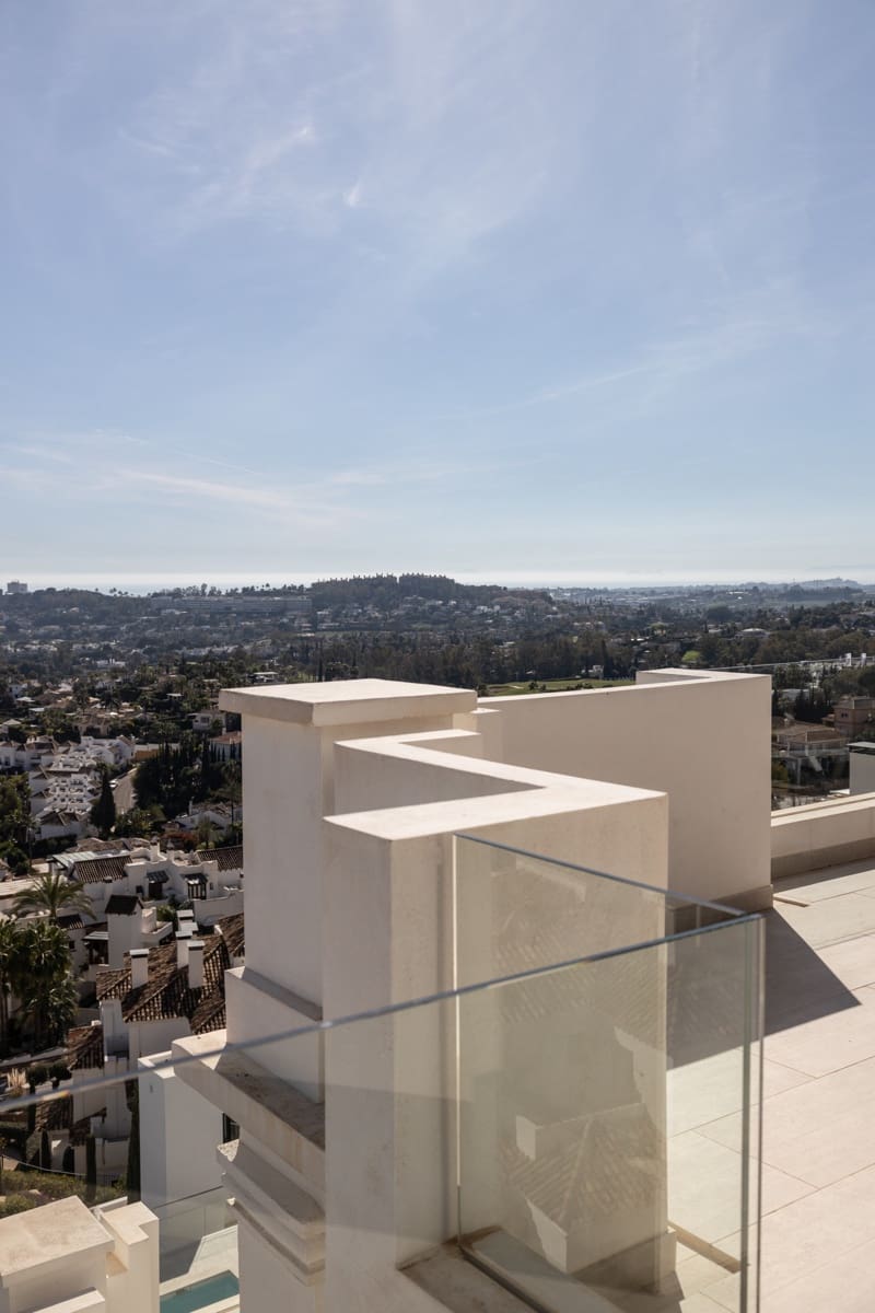 Apartamento de 2 habitaciones en Marbella en venta con piscina garaje - 1.595.000 € (Ref: 8518730)