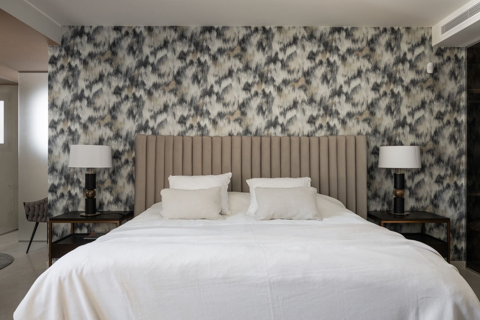 Apartamento de 2 habitaciones en Marbella en venta con piscina garaje - 1.595.000 € (Ref: 8518730)