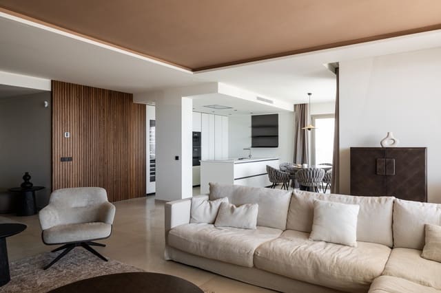 Apartamento de 2 habitaciones en Marbella en venta con piscina garaje - 1.595.000 € (Ref: 8518730)