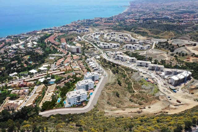 2 slaapkamer Appartement te koop in El Higuerón, Fuengirola met zwembad garage - € 669.000 (Ref: 8569284)