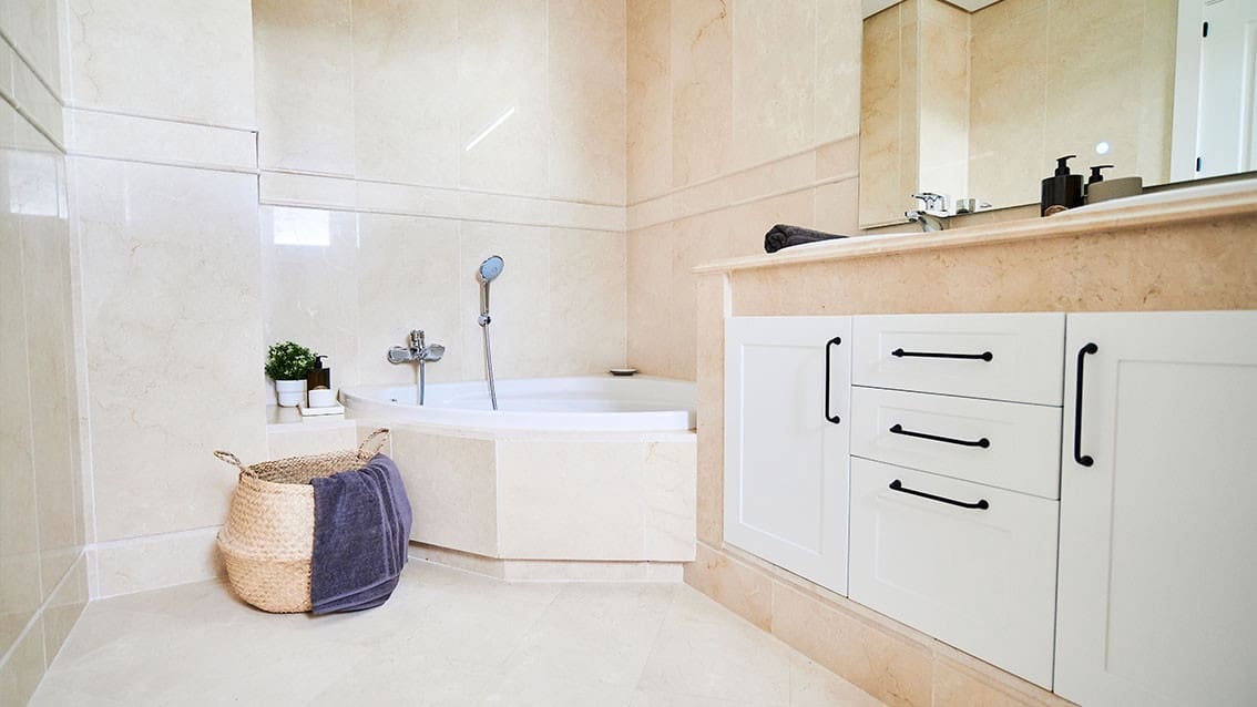 3 bedroom Apartment for sale in Nueva Andalucia with pool garage - € 722,500 (Ref: 8575883)