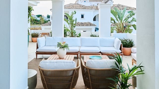 3 chambre Appartement à vendre à Nueva Andalucia, Marbella avec piscine garage - 720 000 € (Ref: 8575883)