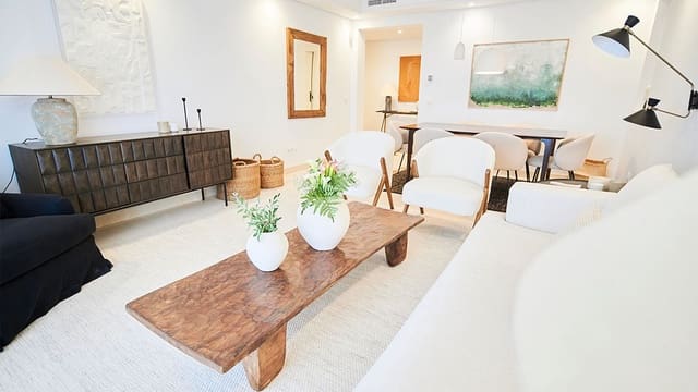 3 chambre Appartement à vendre à Nueva Andalucia, Marbella avec piscine garage - 720 000 € (Ref: 8575883)