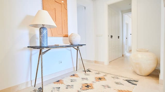 3 chambre Appartement à vendre à Nueva Andalucia, Marbella avec piscine garage - 720 000 € (Ref: 8575883)