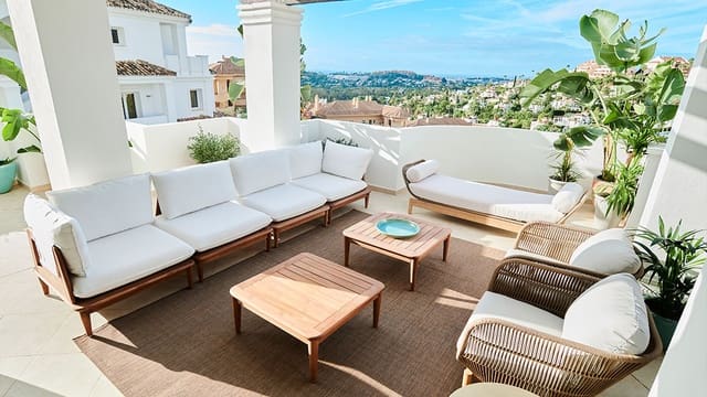 3 chambre Appartement à vendre à Nueva Andalucia, Marbella avec piscine garage - 720 000 € (Ref: 8575883)