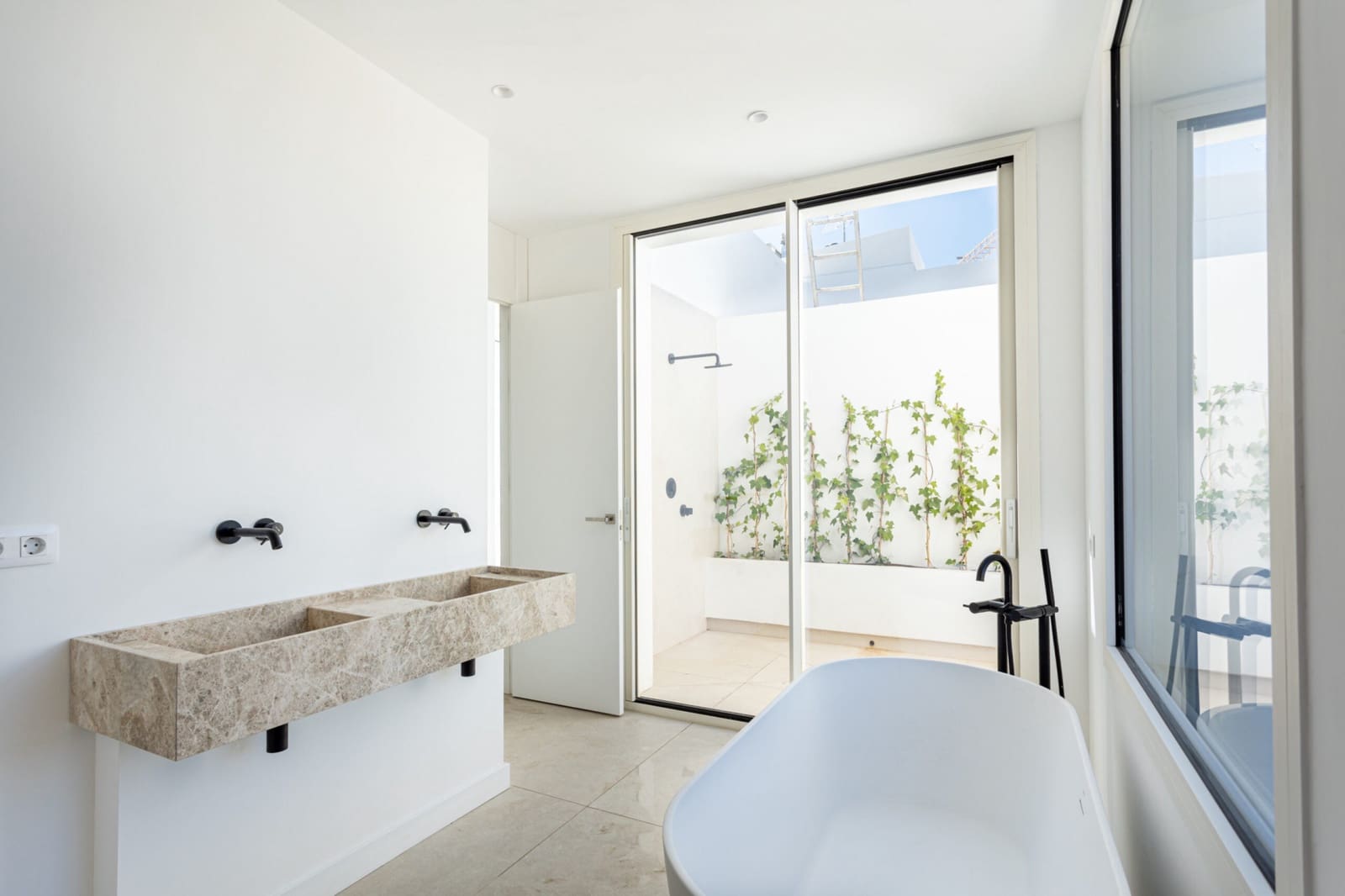 4 soveværelse Villa til salg i Fuengirola med swimmingpool garage - € 1.895.000 (Ref: 8596681)