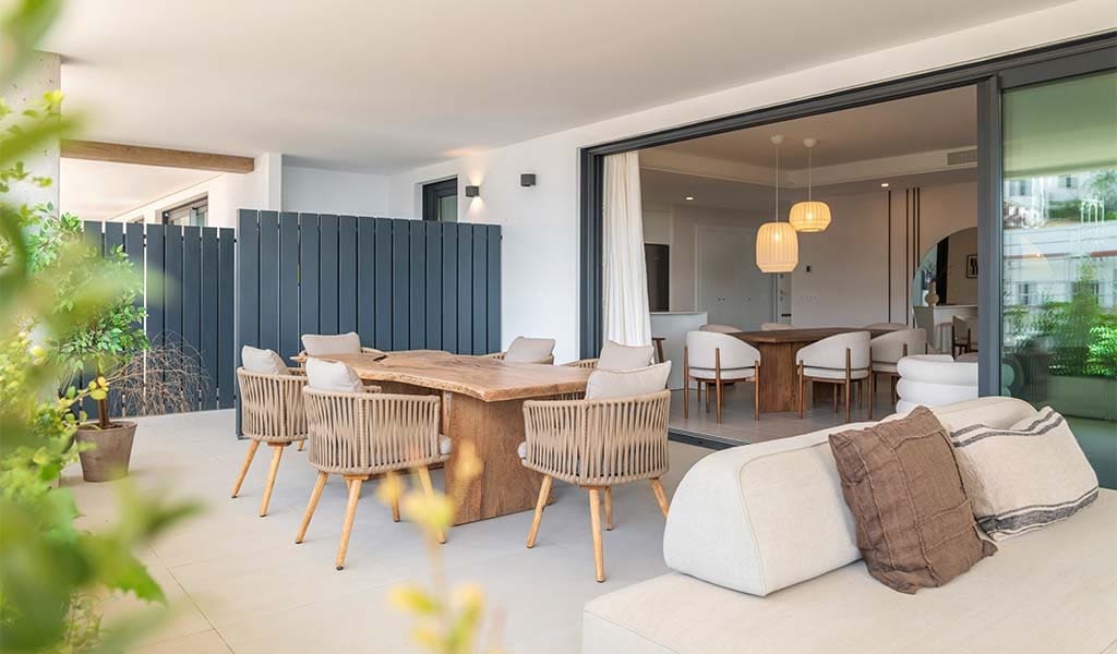 3 sypialnia Penthouse na sprzedaż w Marbella z basenem garażem - 735 000 € (Ref: 8725293)