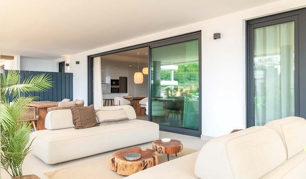 3 sypialnia Penthouse na sprzedaż w Marbella z basenem garażem - 735 000 € (Ref: 8725293)