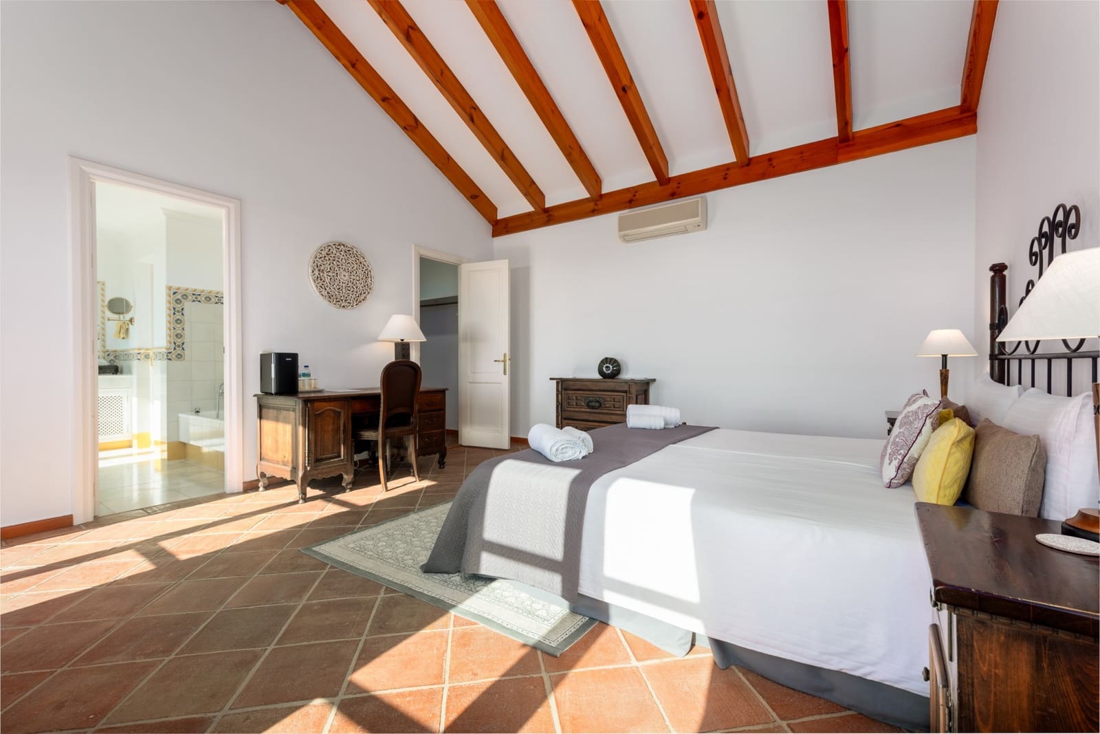 7 soverom Villa til salgs i El Madronal med svømmebasseng garasje - € 4 500 000 (Ref: 8744718)