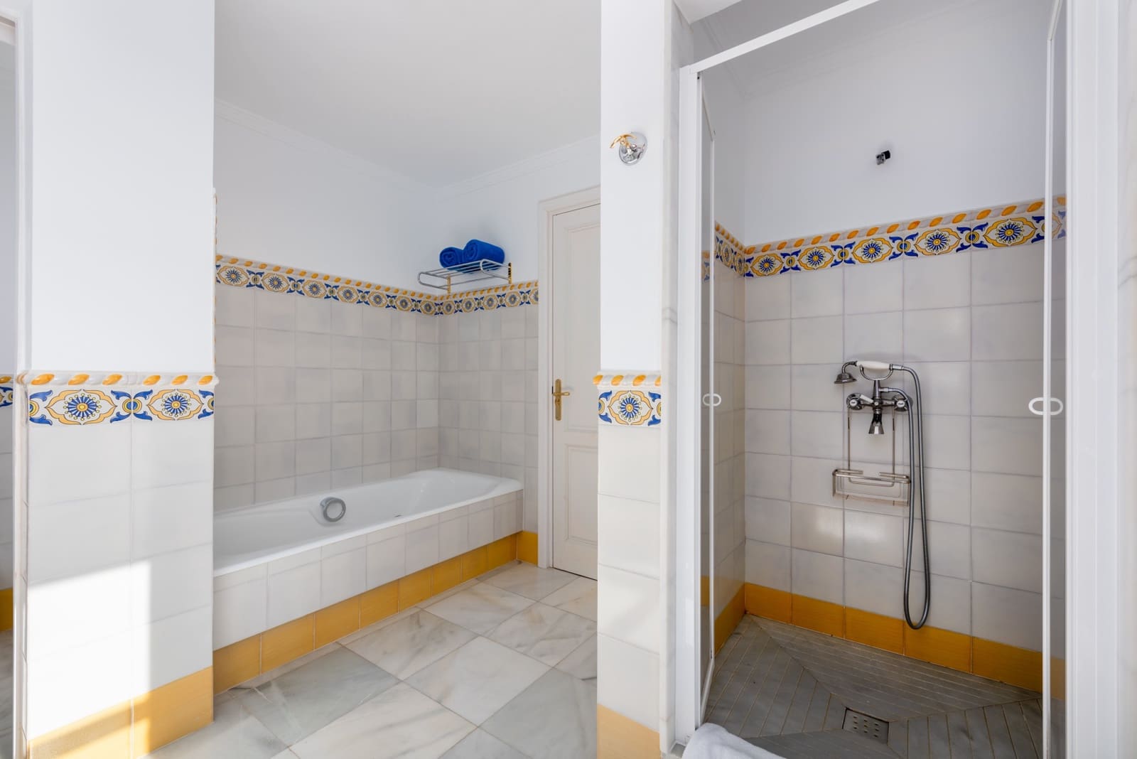 7 slaapkamer Villa te koop in El Madronal met zwembad garage - € 4.500.000 (Ref: 8744718)
