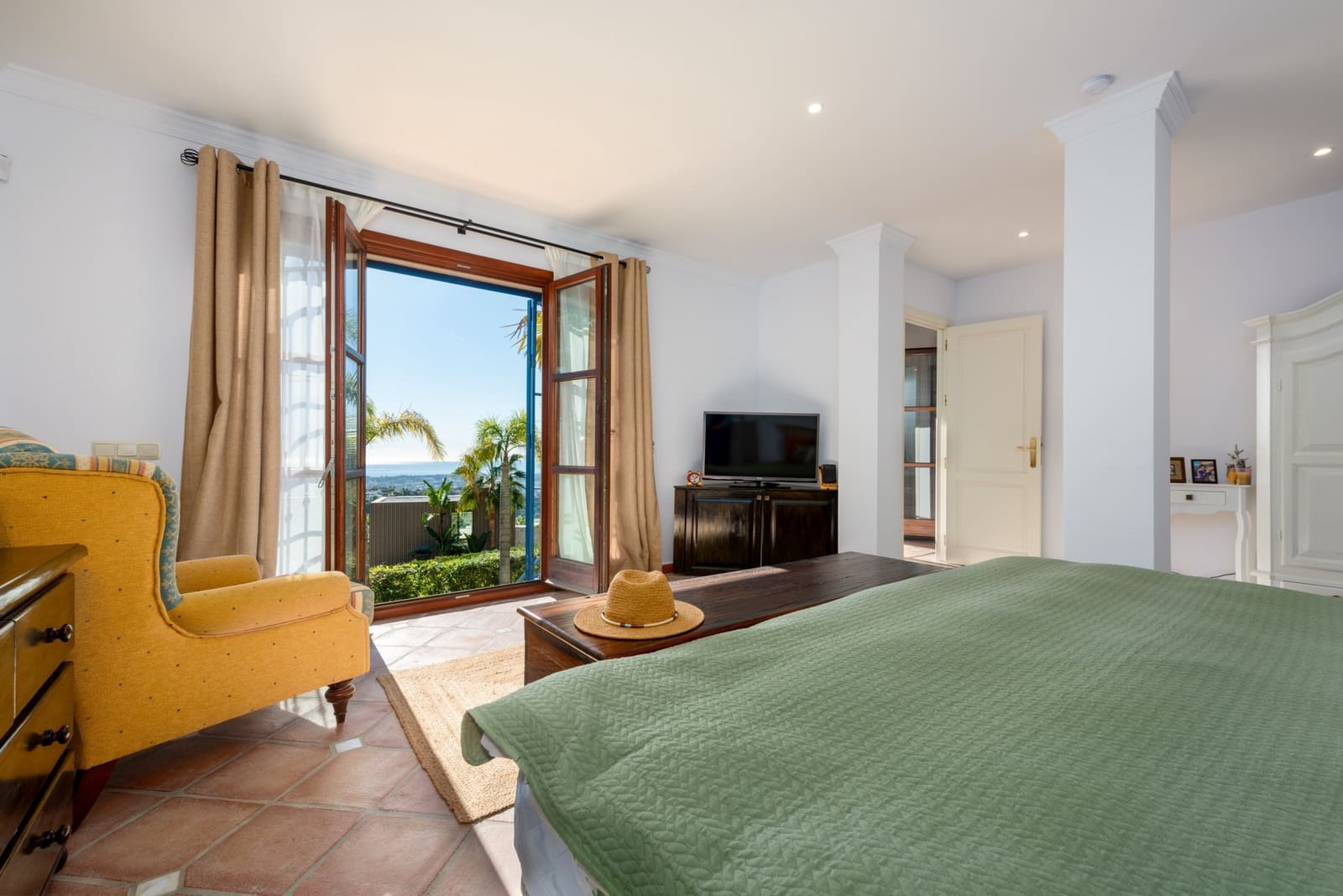 7 slaapkamer Villa te koop in El Madronal met zwembad garage - € 4.500.000 (Ref: 8744718)