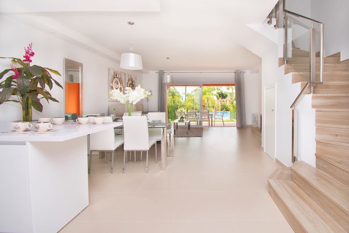 4 sovrum Hus till salu i Benahavis med pool garage - 825 000 € (Ref: 8824492)