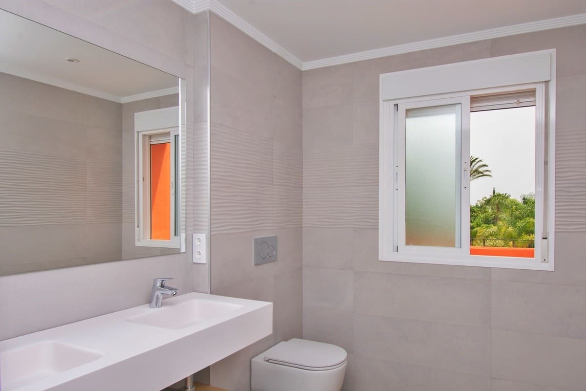 4 sovrum Hus till salu i Benahavis med pool garage - 825 000 € (Ref: 8824492)