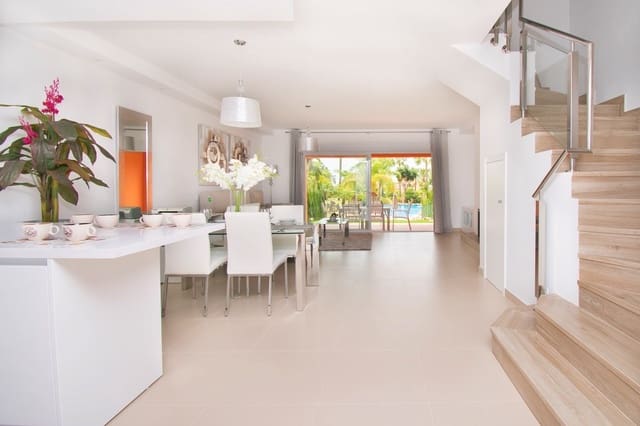 4 chambre Maison de Ville à vendre à Benahavís avec piscine garage - 825 000 € (Ref: 8824492)