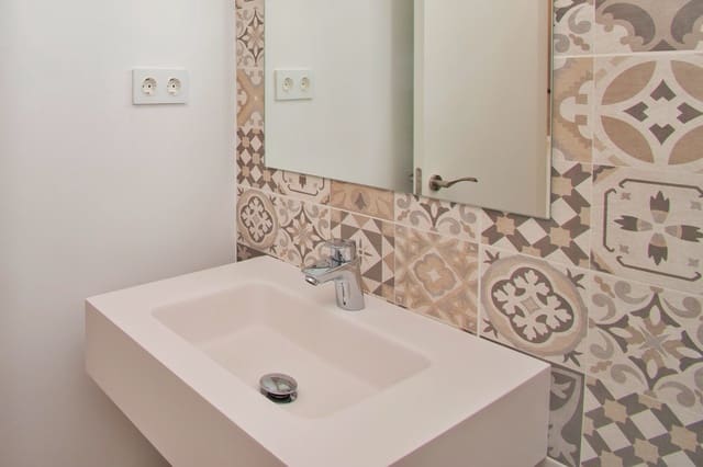 4 chambre Maison de Ville à vendre à Benahavís avec piscine garage - 825 000 € (Ref: 8824492)