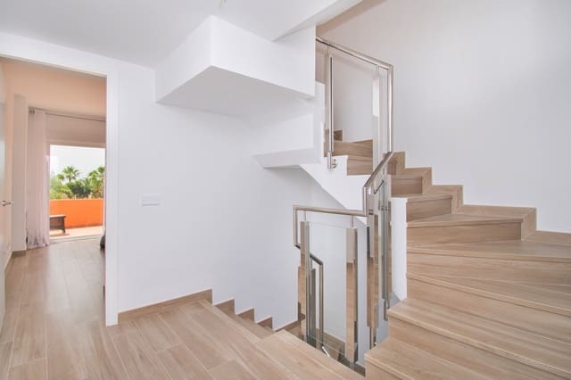 4 chambre Maison de Ville à vendre à Benahavís avec piscine garage - 825 000 € (Ref: 8824492)