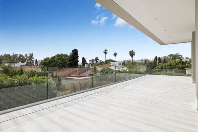 5 sypialnia Willa na sprzedaż w San Pedro de Alcantara, Marbella z basenem garażem - 2 950 000 € (Ref: 8856636)