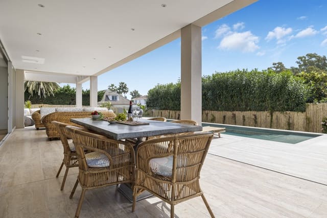5 sypialnia Willa na sprzedaż w San Pedro de Alcantara, Marbella z basenem garażem - 2 950 000 € (Ref: 8856636)