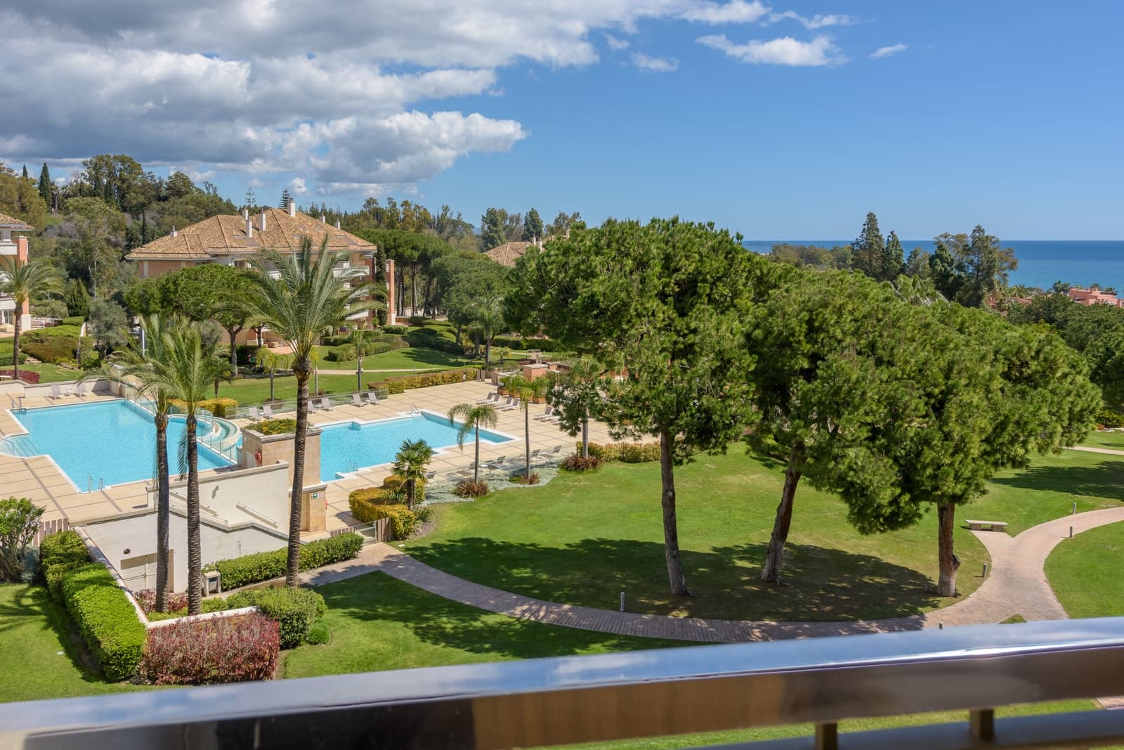 3 soverom Penthouse til salgs i Marbella med svømmebasseng garasje - € 2 695 000 (Ref: 8895982)