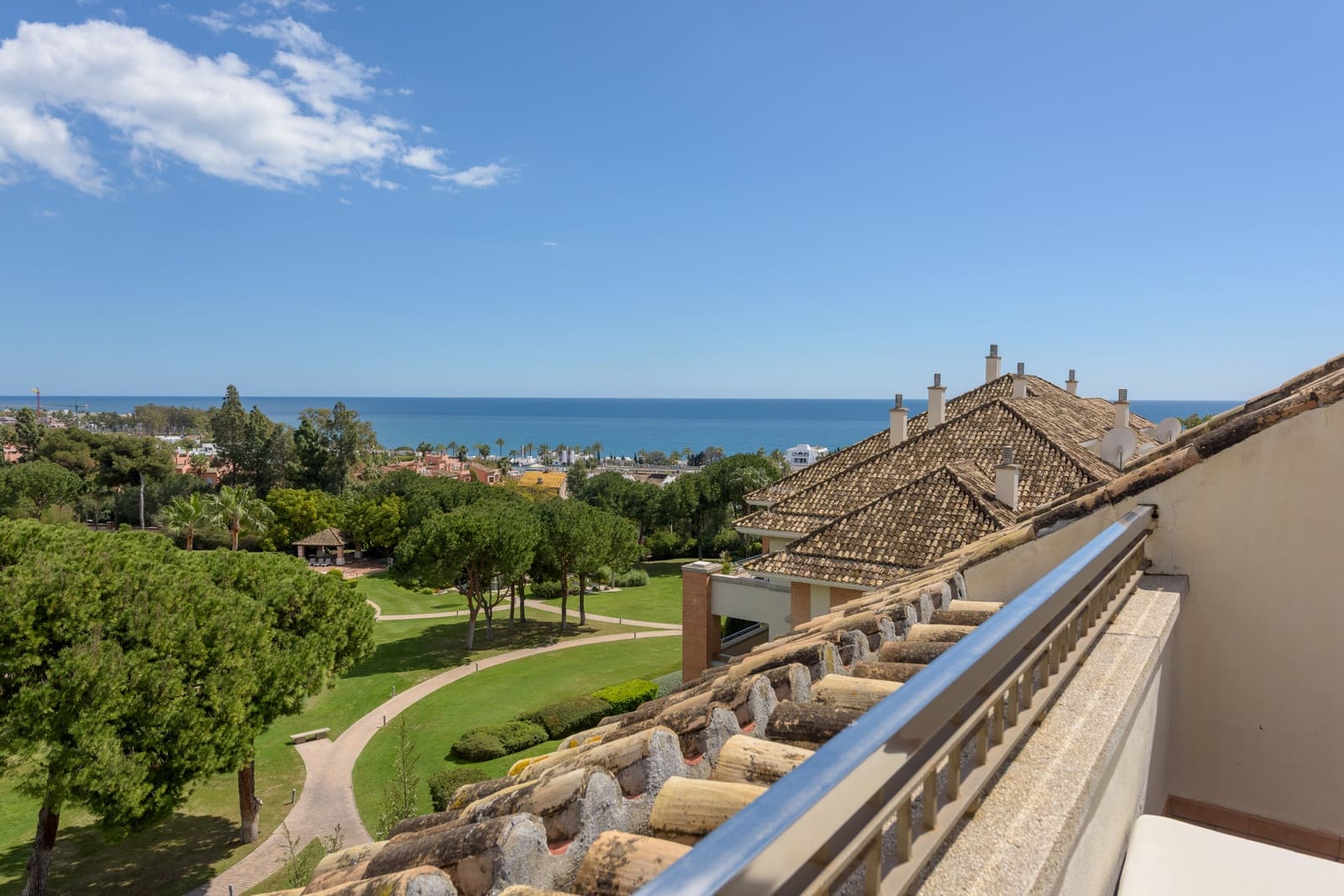 3 soverom Penthouse til salgs i Marbella med svømmebasseng garasje - € 2 695 000 (Ref: 8895982)