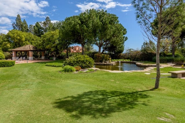 3 soveværelse Penthouse til salg i Lomas De Marbella, Marbella med swimmingpool garage - € 2.695.000 (Ref: 8895982)