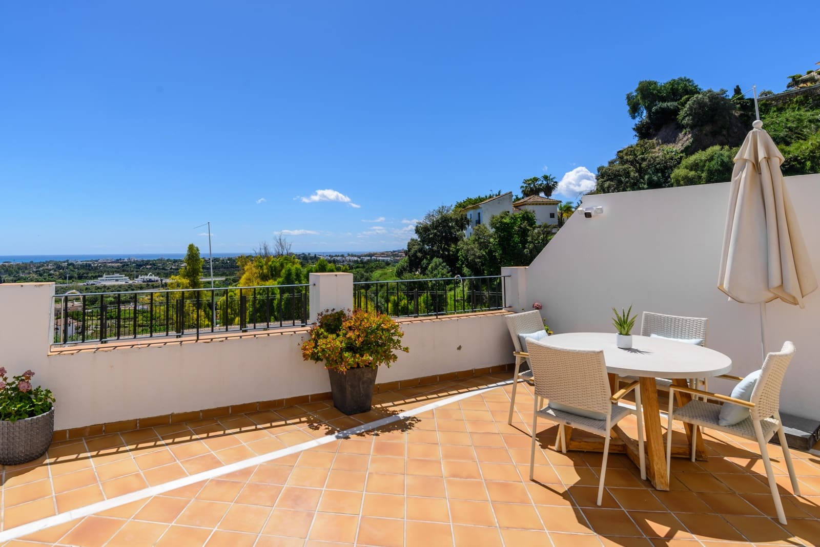 3 sovrum Hus till salu i Benahavis med pool garage - 649 950 € (Ref: 8940301)