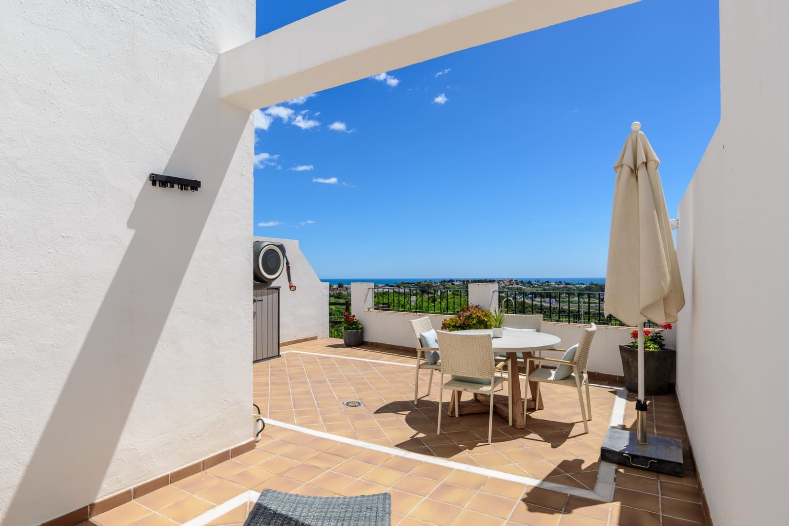 3 sovrum Hus till salu i Benahavis med pool garage - 649 950 € (Ref: 8940301)