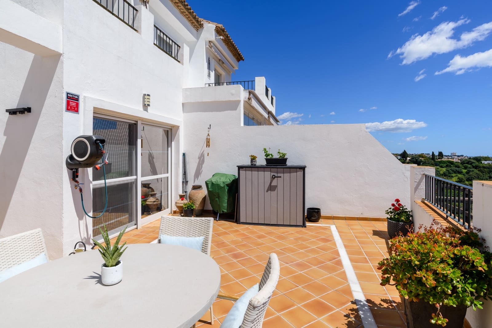 3 sovrum Hus till salu i Benahavis med pool garage - 649 950 € (Ref: 8940301)