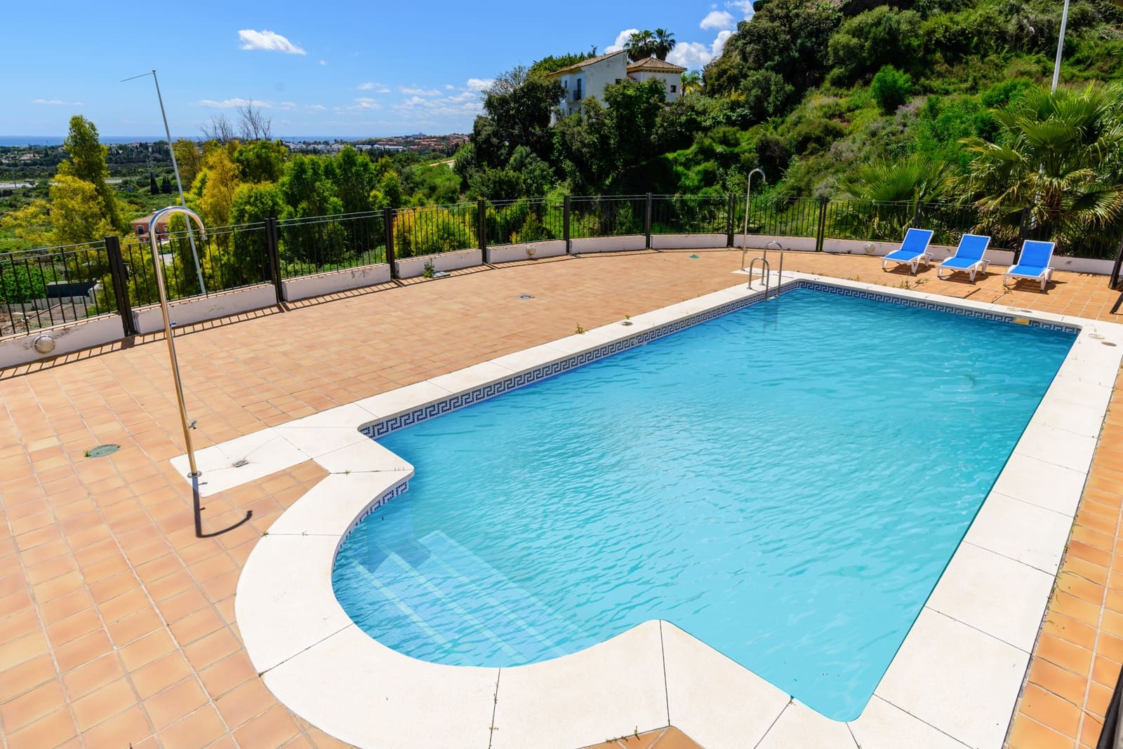 3 sovrum Hus till salu i Benahavis med pool garage - 649 950 € (Ref: 8940301)