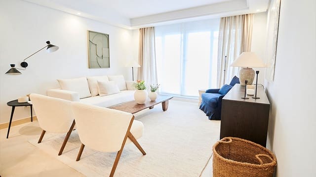 2 makuuhuone Huoneisto myytävänä paikassa Nueva Andalucia, Marbella mukana uima-altaan 
autotalli - 495 000 € (Ref: 8948257)