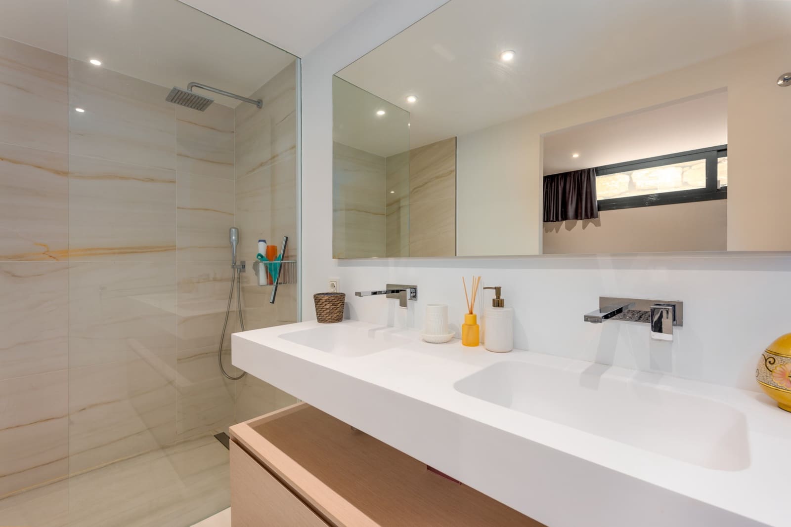 5 bedroom Villa for sale in Nueva Andalucia with pool garage - € 1,895,000 (Ref: 8949894)