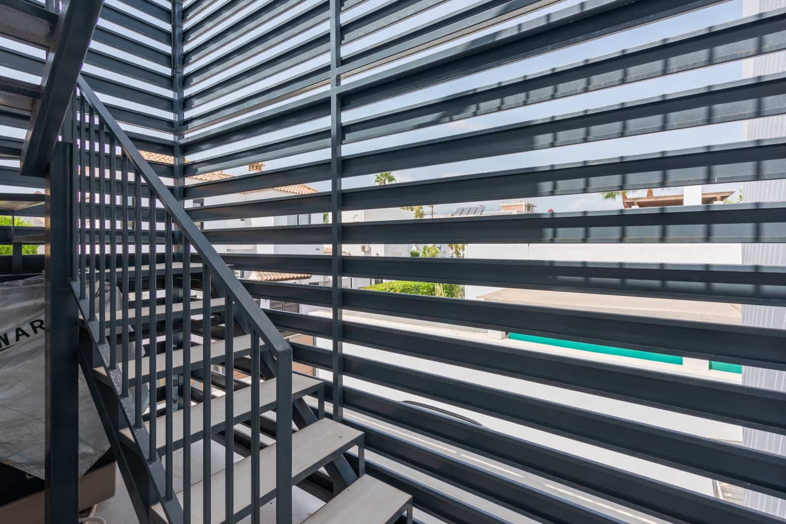 5 bedroom Villa for sale in Nueva Andalucia with pool garage - € 1,895,000 (Ref: 8949894)