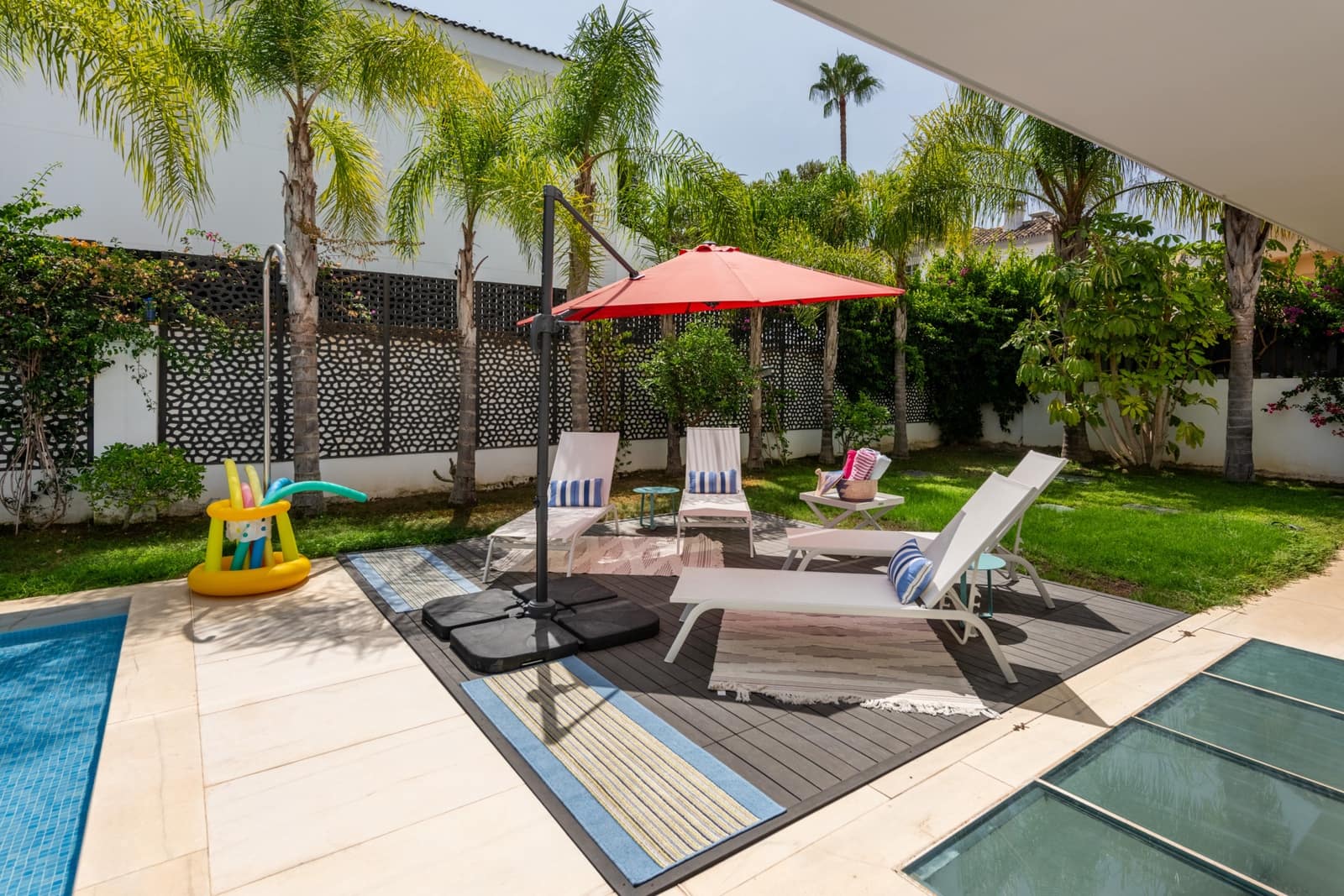 5 bedroom Villa for sale in Nueva Andalucia with pool garage - € 1,895,000 (Ref: 8949894)