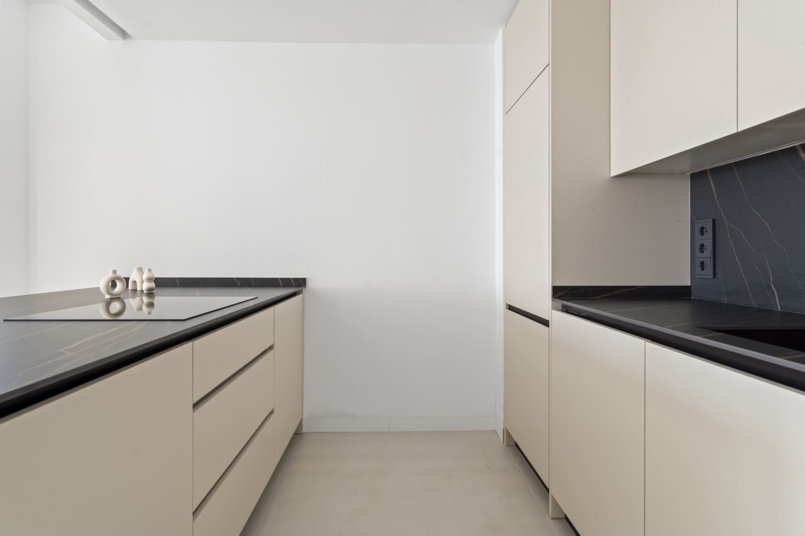 4 soverom Villa til salgs i El Paraiso med svømmebasseng garasje - € 815 000 (Ref: 8990235)