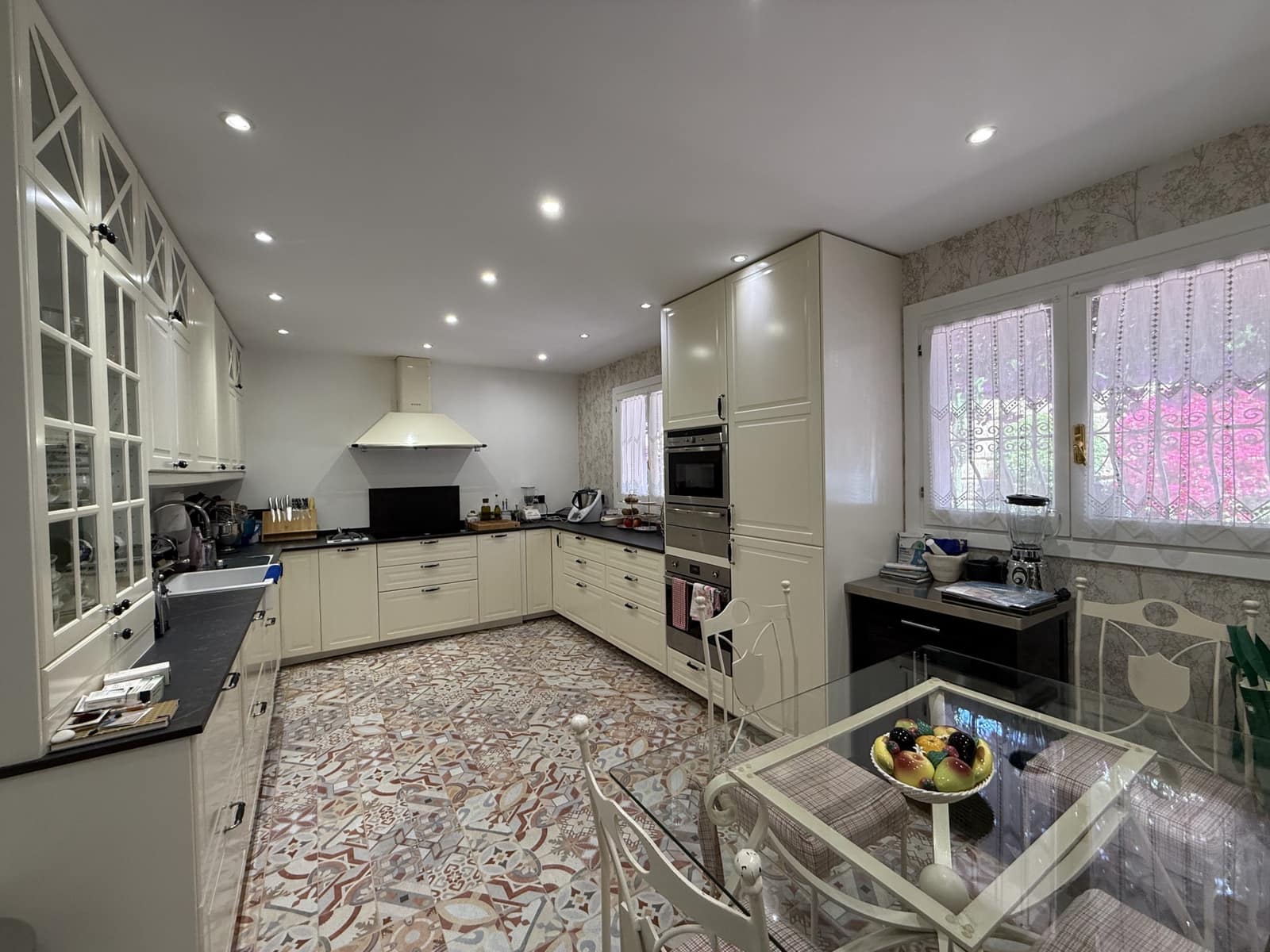 6 bedroom Villa for sale in Golden Mile with pool garage - € 3,250,000 (Ref: 9019627)