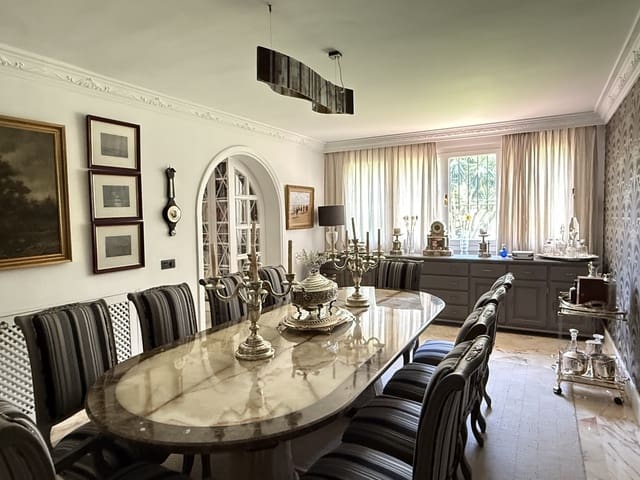 6 bedroom Villa for sale in Golden Mile, Marbella with pool garage - € 3,250,000 (Ref: 9019627)