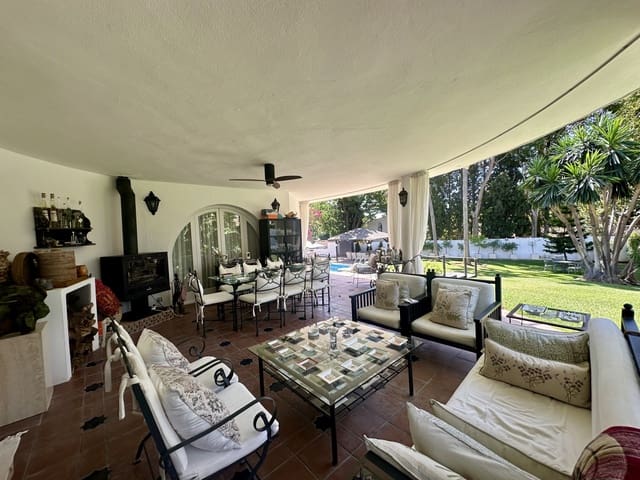 6 bedroom Villa for sale in Golden Mile, Marbella with pool garage - € 3,250,000 (Ref: 9019627)