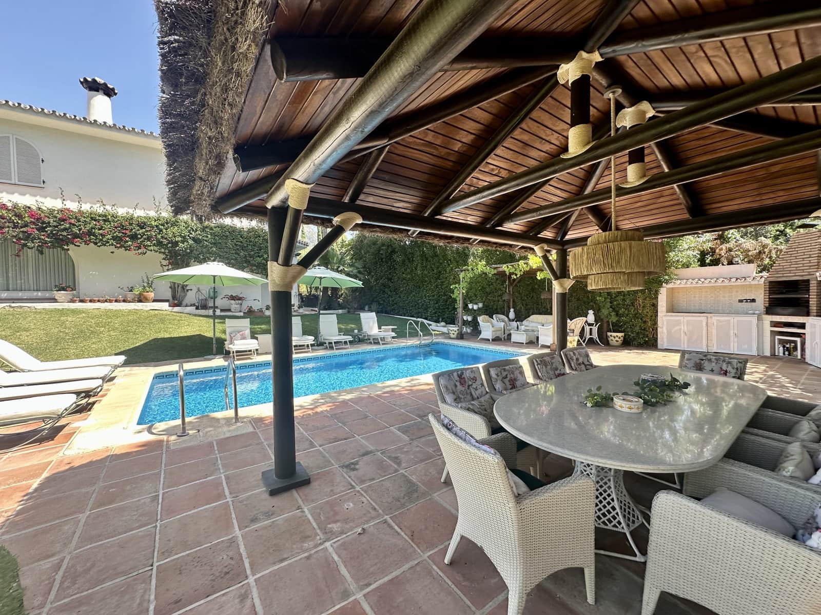 6 bedroom Villa for sale in Golden Mile with pool garage - € 3,250,000 (Ref: 9019627)