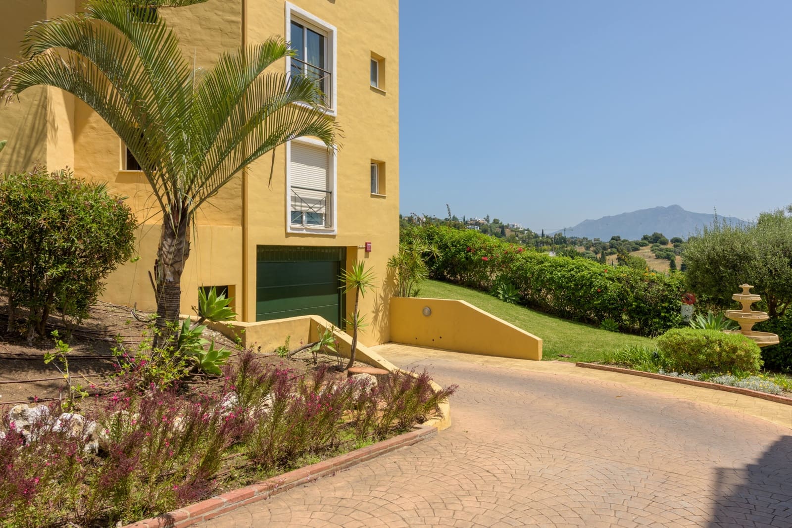 2 bedroom Apartment for sale in Bel-Air with pool garage - € 340,000 (Ref: 9041664)