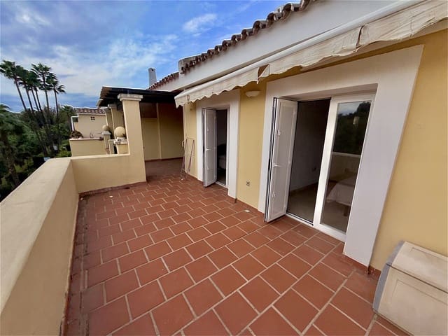 2 soveværelse Penthouse til salg i Benahavís med swimmingpool - € 399.000 (Ref: 9058655)