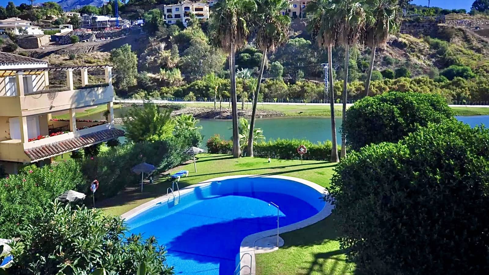 2 soveværelse Penthouse til salg i Benahavis med swimmingpool - € 399.000 (Ref: 9058655)