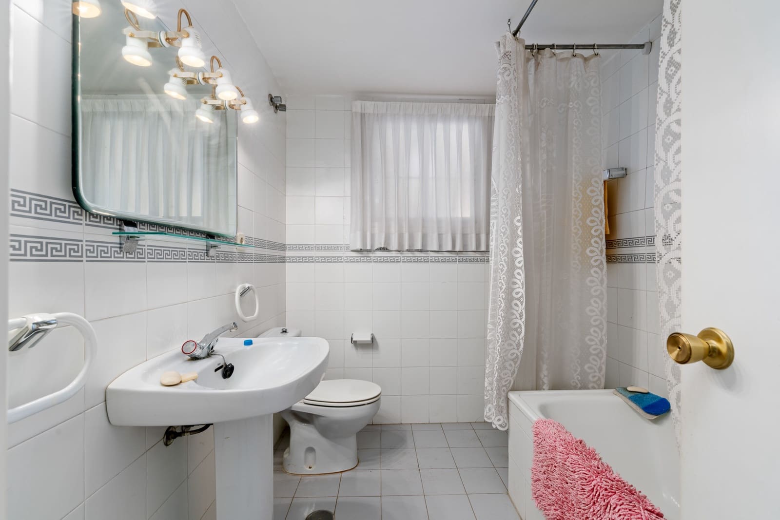 4 sypialnia Dom na sprzedaż w Marbella z basenem garażem - 559 000 € (Ref: 9084713)